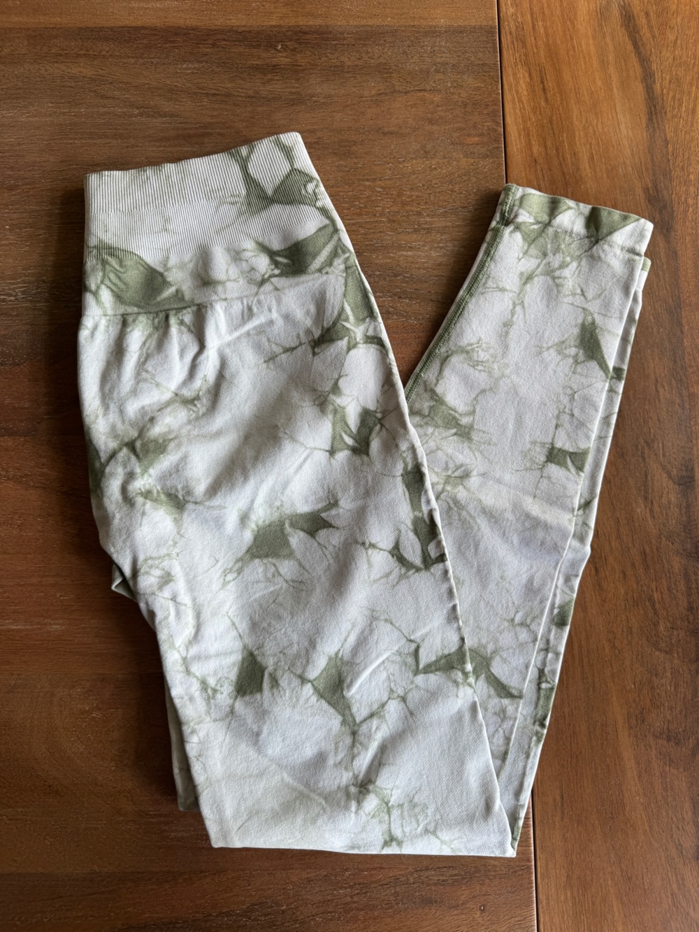 Women’s Olive Tie-Dye Leggings